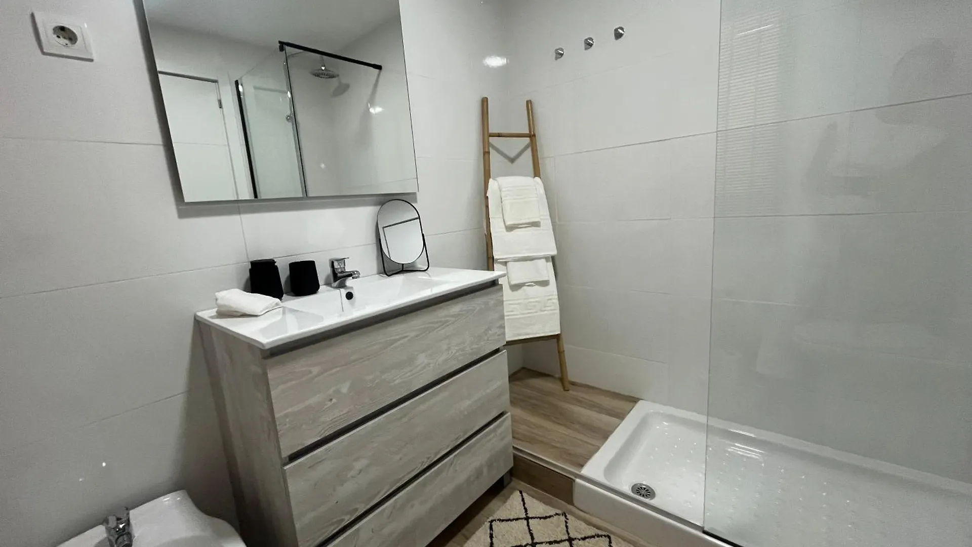Apartamento Love Rent4 Malaga Huelin