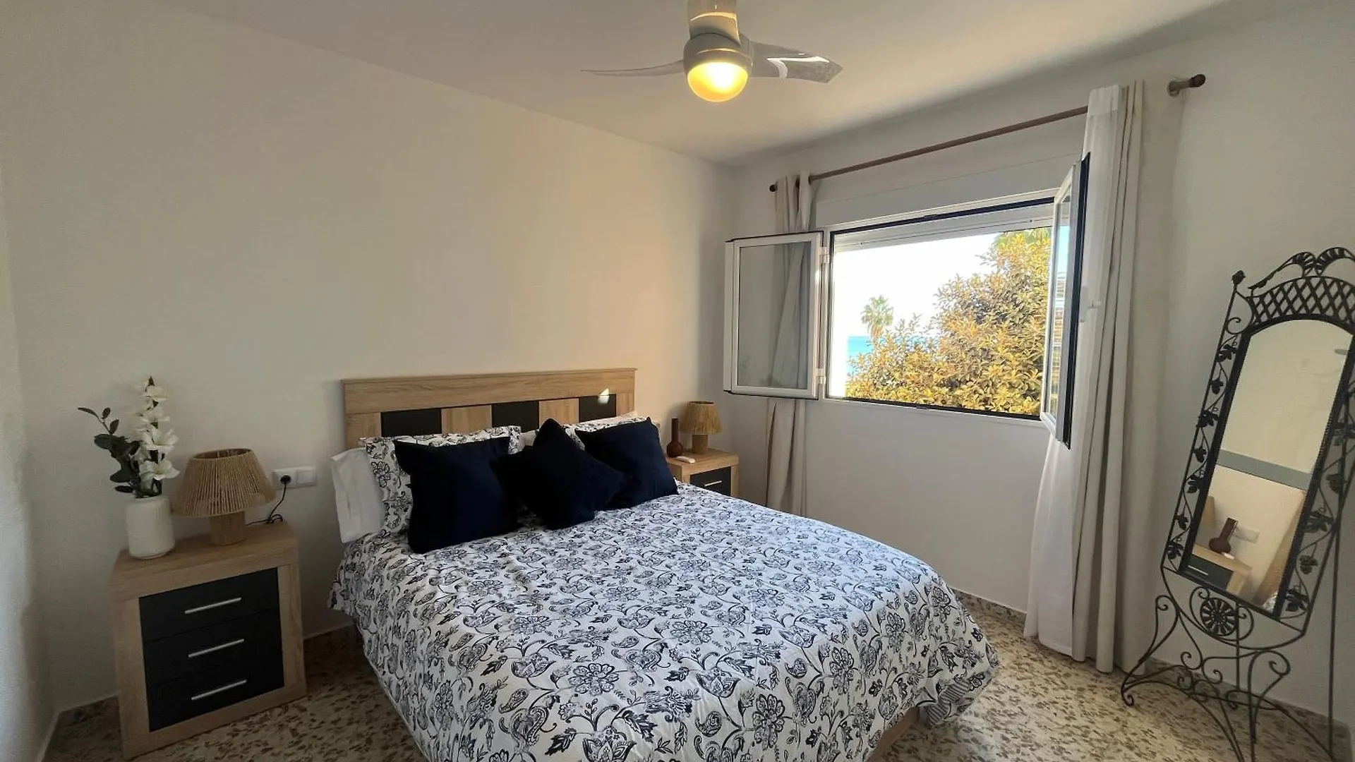 公寓 Love Rent4 Malaga Huelin 西班牙